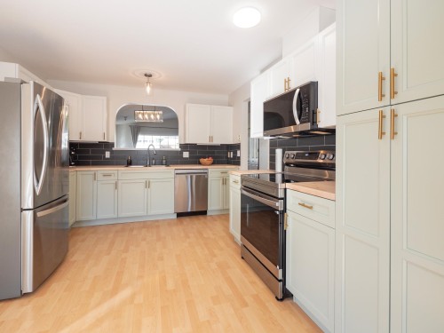 5726 Emily Way, Sechelt, BC 