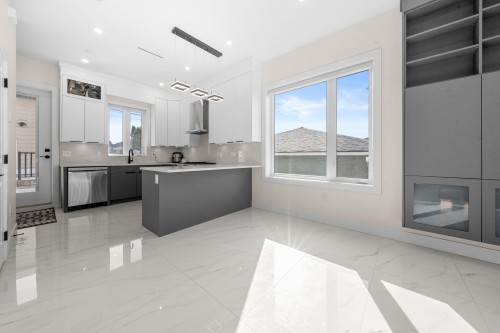 1548 41St Avenue E, Vancouver, BC 