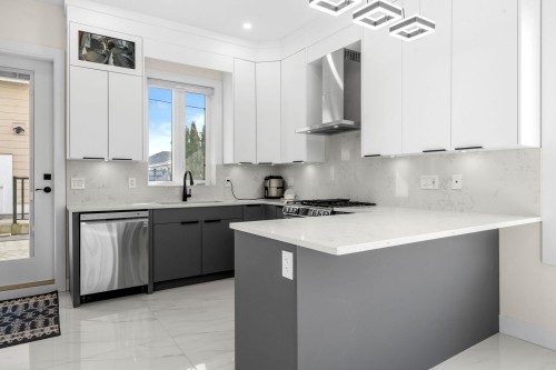 1548 41St Avenue E, Vancouver, BC 