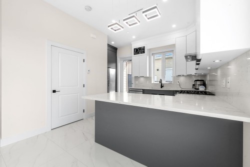 1548 41St Avenue E, Vancouver, BC 