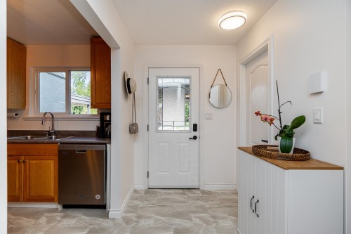 12108 Schmidt Crescent, Maple Ridge, BC 