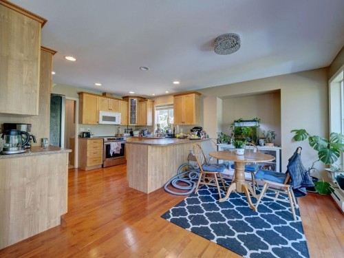 5886 Sandy Hook Road, Sechelt, BC 