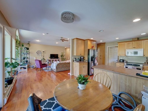 5886 Sandy Hook Road, Sechelt, BC 