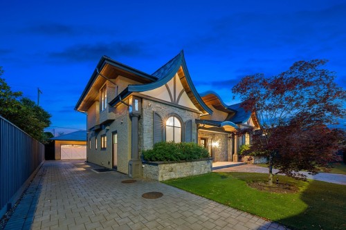 2809 Edgemont Boulevard, North Vancouver, BC 