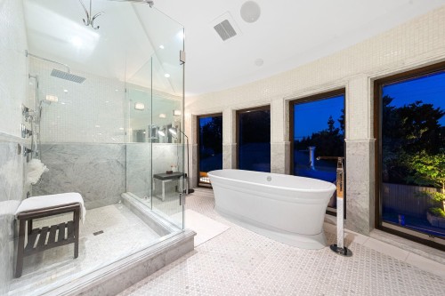 2809 Edgemont Boulevard, North Vancouver, BC 