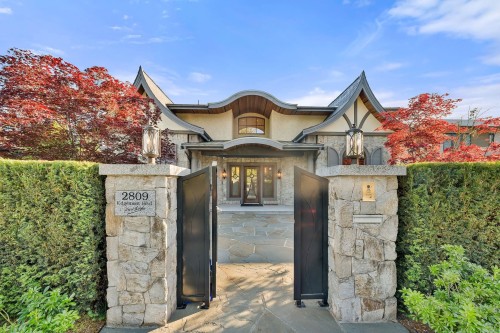 2809 Edgemont Boulevard, North Vancouver, BC 