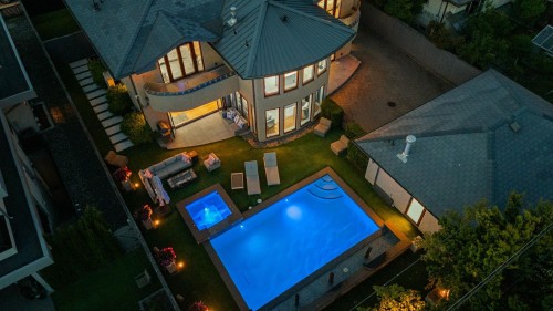 2809 Edgemont Boulevard, North Vancouver, BC 