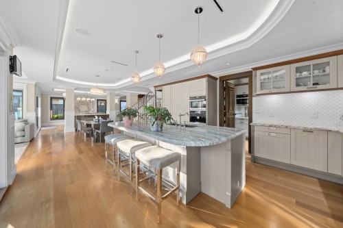 2809 Edgemont Boulevard, North Vancouver, BC 