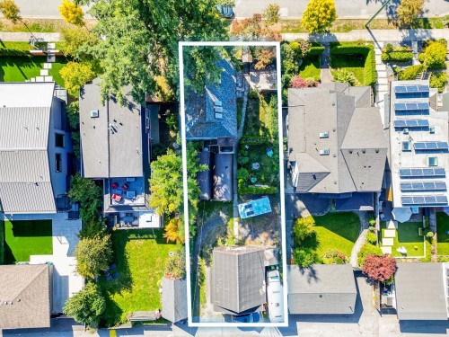 352 15Th Street W, North Vancouver, BC 