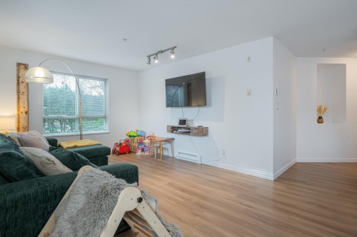 102-11665 Haney Bypass, Maple Ridge, BC 