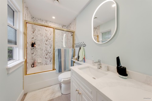 5211 Woodwards Road, Richmond, BC 