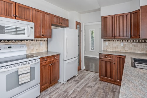 21395 Exeter Avenue, Maple Ridge, BC 