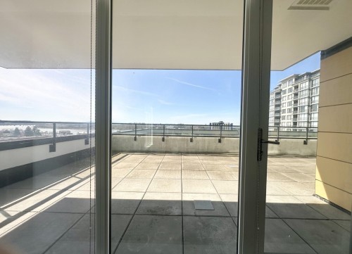 1005-3280 Corvette Way, Richmond, BC - Indoor Photo Showing Other Room