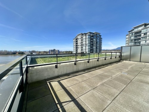 1005-3280 Corvette Way, Richmond, BC - Outdoor