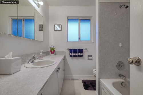 2120 Como Lake Avenue, Coquitlam, BC 