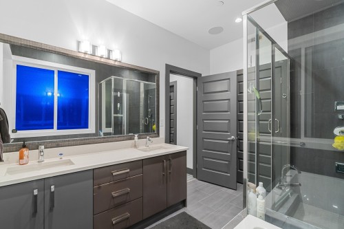 7493 Gatineau Place, Vancouver, BC 