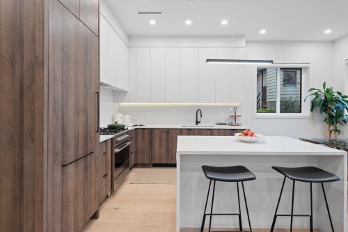 919 10Th Avenue E, Vancouver, BC 