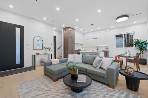 919 10Th Avenue E, Vancouver, BC 