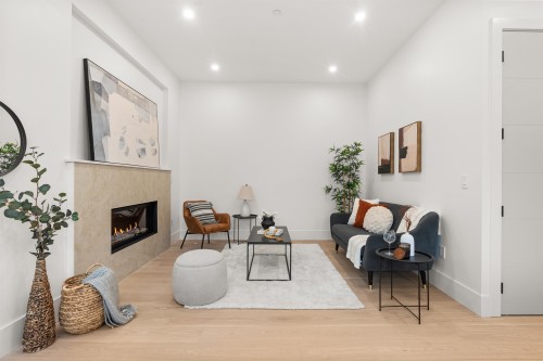 2-1822 14Th Avenue E, Vancouver, BC 