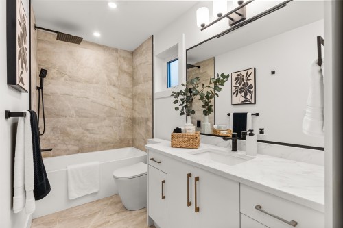 2-1822 14Th Avenue E, Vancouver, BC 