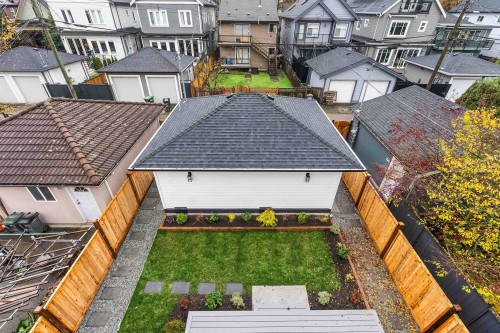 2-1822 14Th Avenue E, Vancouver, BC 