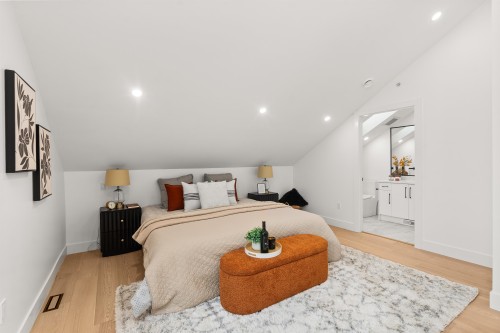 2-1822 14Th Avenue E, Vancouver, BC 