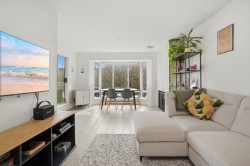 202-2195 5th Avenue W Vancouver, BC V6K 1S1