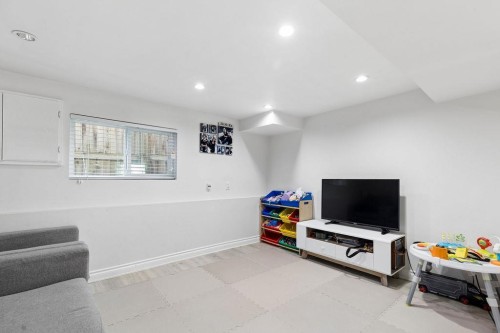 3708 Dumfries Street, Vancouver, BC 