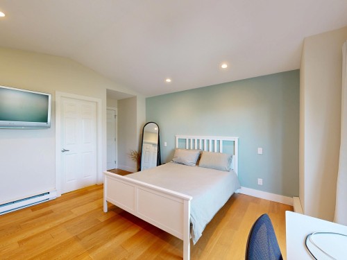 304-1528 Bowser Avenue, North Vancouver, BC 