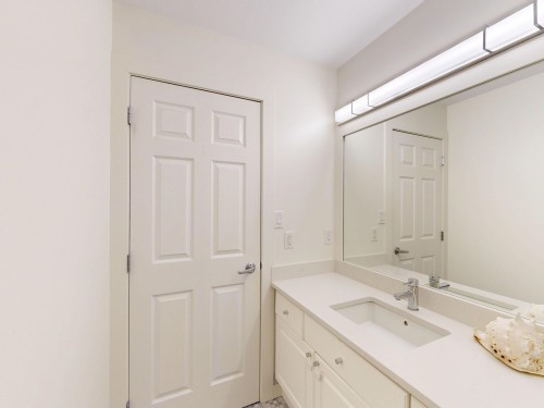 304-1528 Bowser Avenue, North Vancouver, BC 