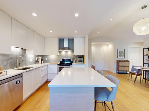 304-1528 Bowser Avenue, North Vancouver, BC 