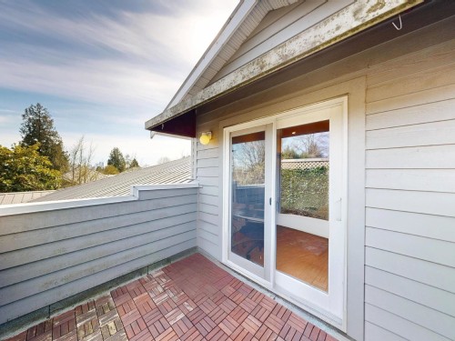 304-1528 Bowser Avenue, North Vancouver, BC 