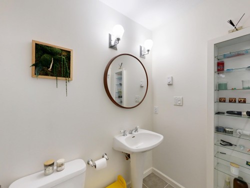 304-1528 Bowser Avenue, North Vancouver, BC 