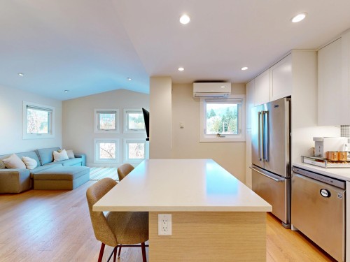 304-1528 Bowser Avenue, North Vancouver, BC 