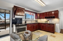 454 Rousseau Street New Westminster, BC V3L 3R3