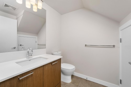 2389 Scotia Street, Vancouver, BC 