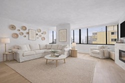 703-2167 Bellevue Avenue  West Vancouver, BC V7V 1C2