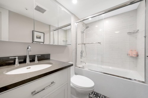 796 15Th Avenue W, Vancouver, BC 