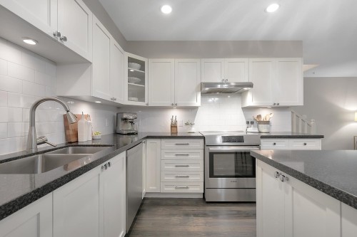 796 15Th Avenue W, Vancouver, BC 