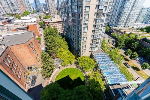 1304-283 Davie Street, Vancouver, BC 
