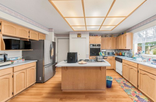 2974 Delahaye Drive, Coquitlam, BC 