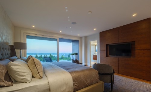 1060 Crestline Road, West Vancouver, BC 