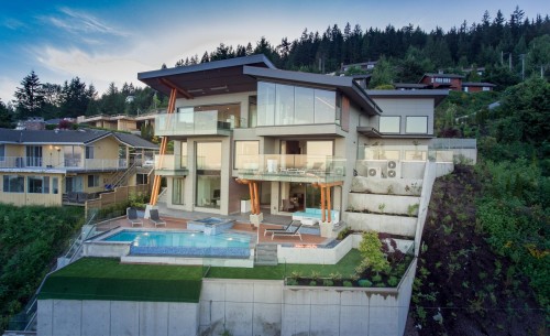 1060 Crestline Road, West Vancouver, BC 