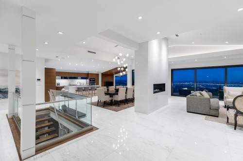 1060 Crestline Road, West Vancouver, BC 