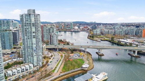 1808-193 Aquarius Mews, Vancouver, BC 