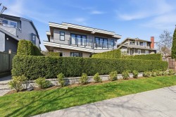 1-272 9th Street E North Vancouver, BC V7L 2B1