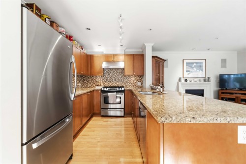 2420 Sasamat Street, Vancouver, BC 