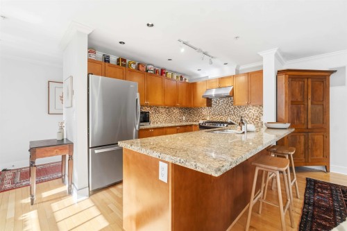 2420 Sasamat Street, Vancouver, BC 