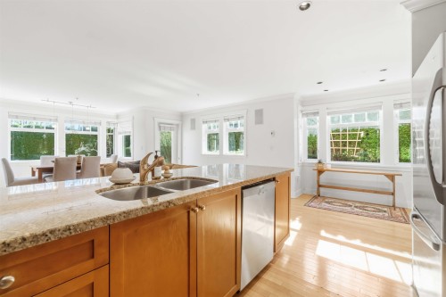 2420 Sasamat Street, Vancouver, BC 