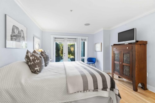 2420 Sasamat Street, Vancouver, BC 